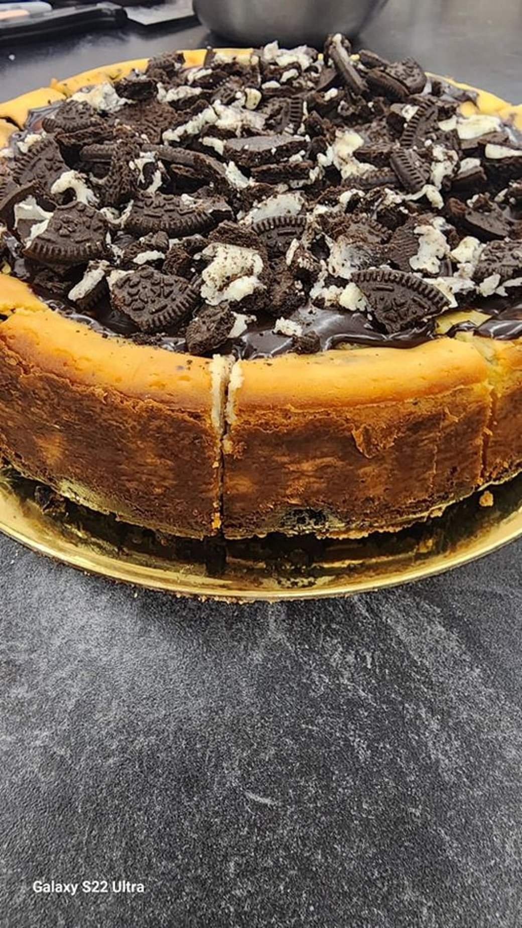 Oreo cheesecake slice