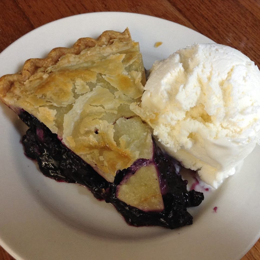 Wild Maine Blueberry Pie a la Mode