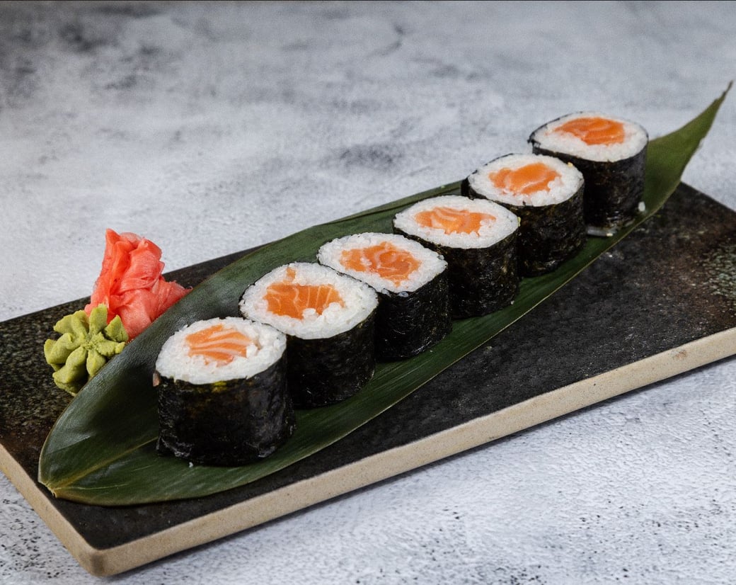Fresh Salmon Maki (6)