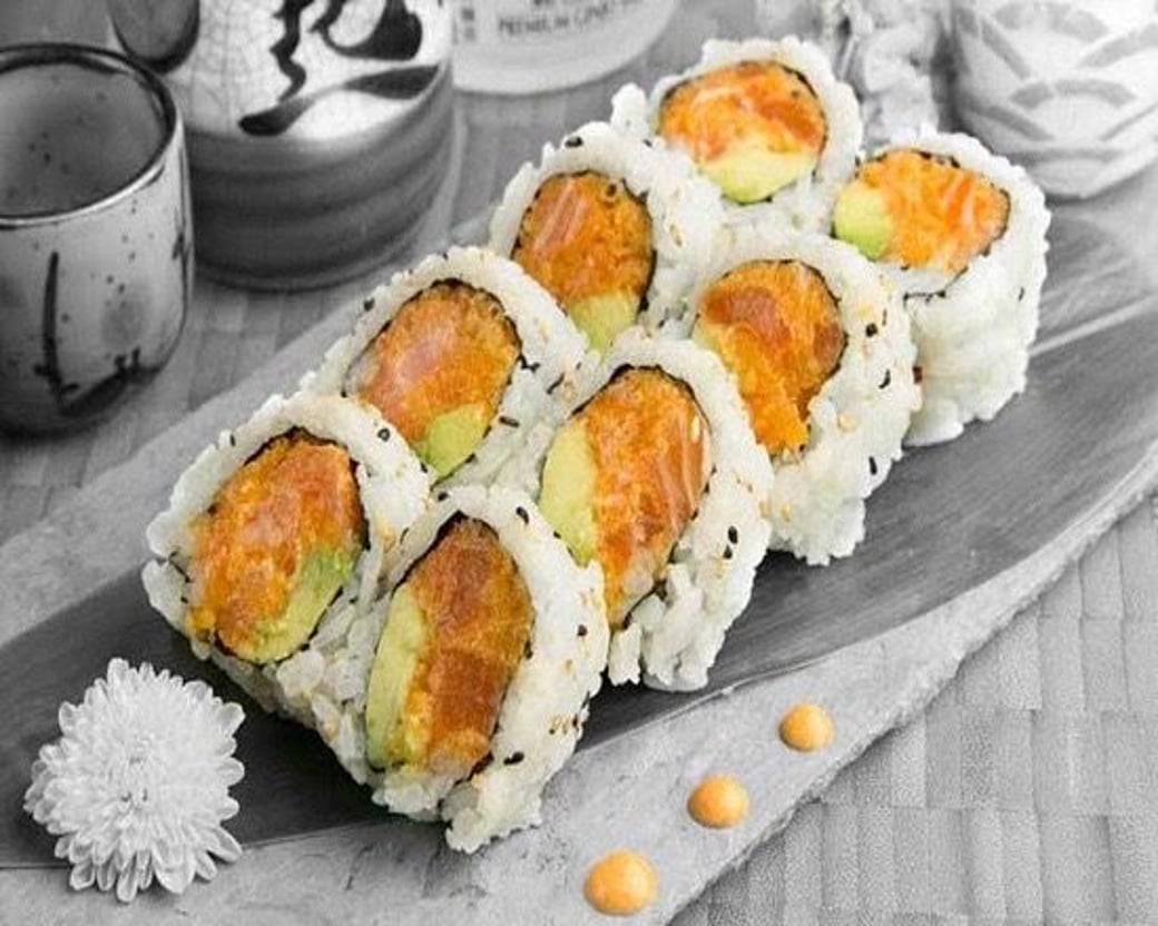 Spicy Salmon Tuna & Avocado Roll (8)(BOGO)