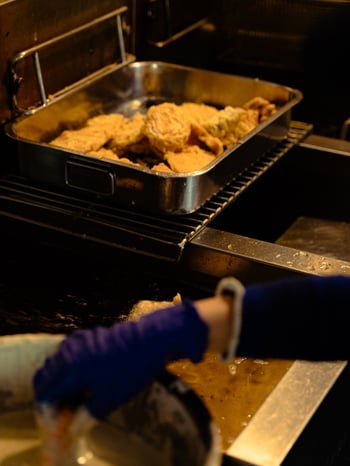 Which fried favourite are you reaching for first?!

Visit our Linkin.bio for deliveries! 
•
•
•
•
#sushiinn #japanese #sushi #yorkville #torontoeats #deepfrieddeliciousness