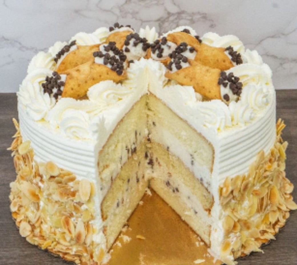 Cannoli  Cake