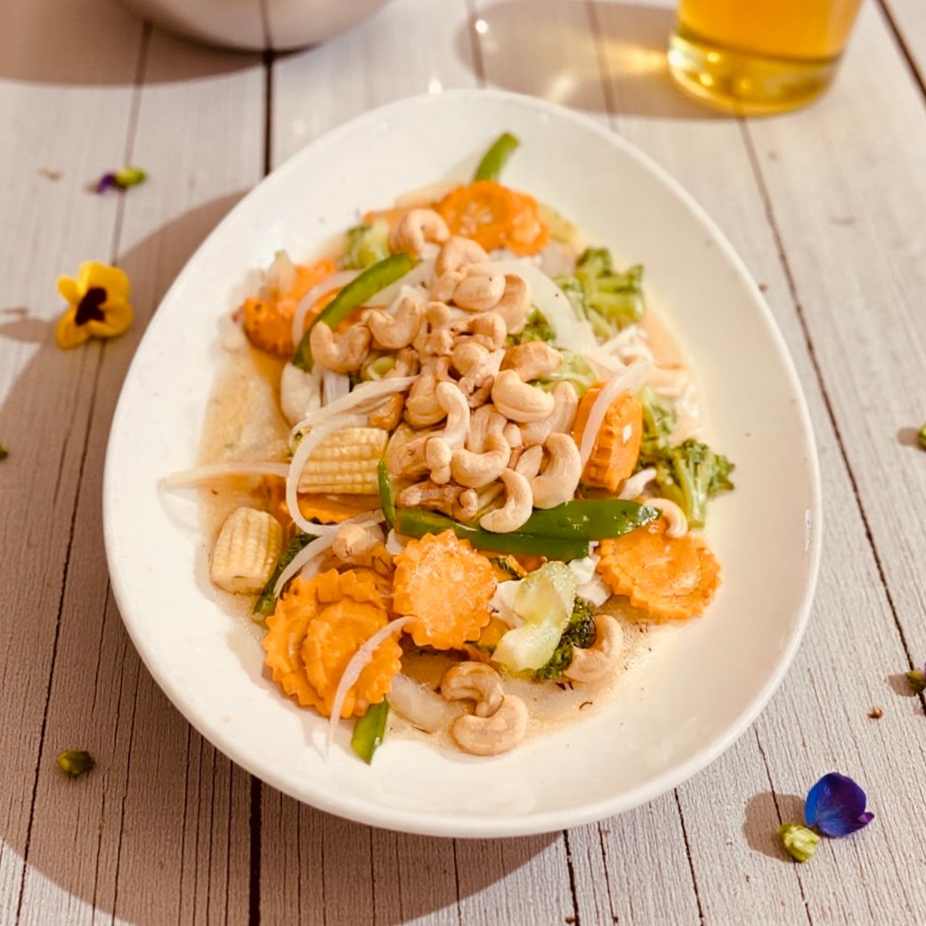 (CH5)  Cashew Chicken