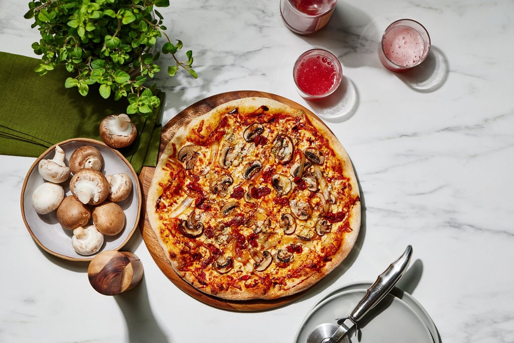 La Pizza Ai Funghi Misti (B)