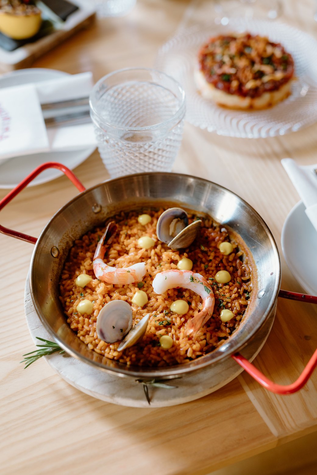 PAELLA OF SHRIMP AND CLAMS