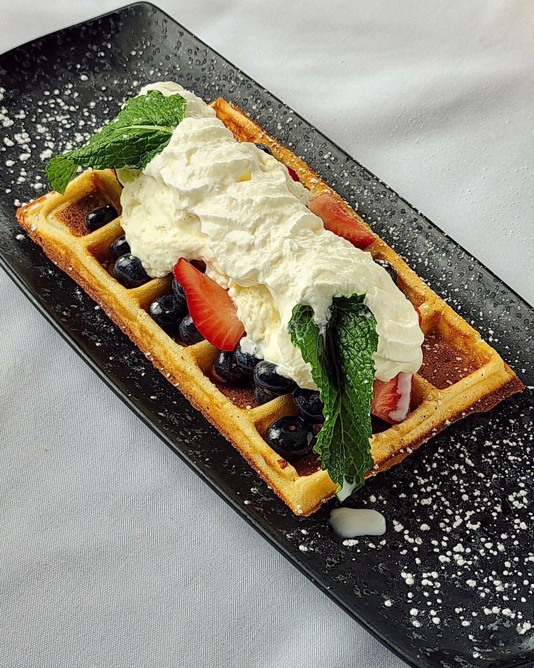 WAFFLES & BERRIES