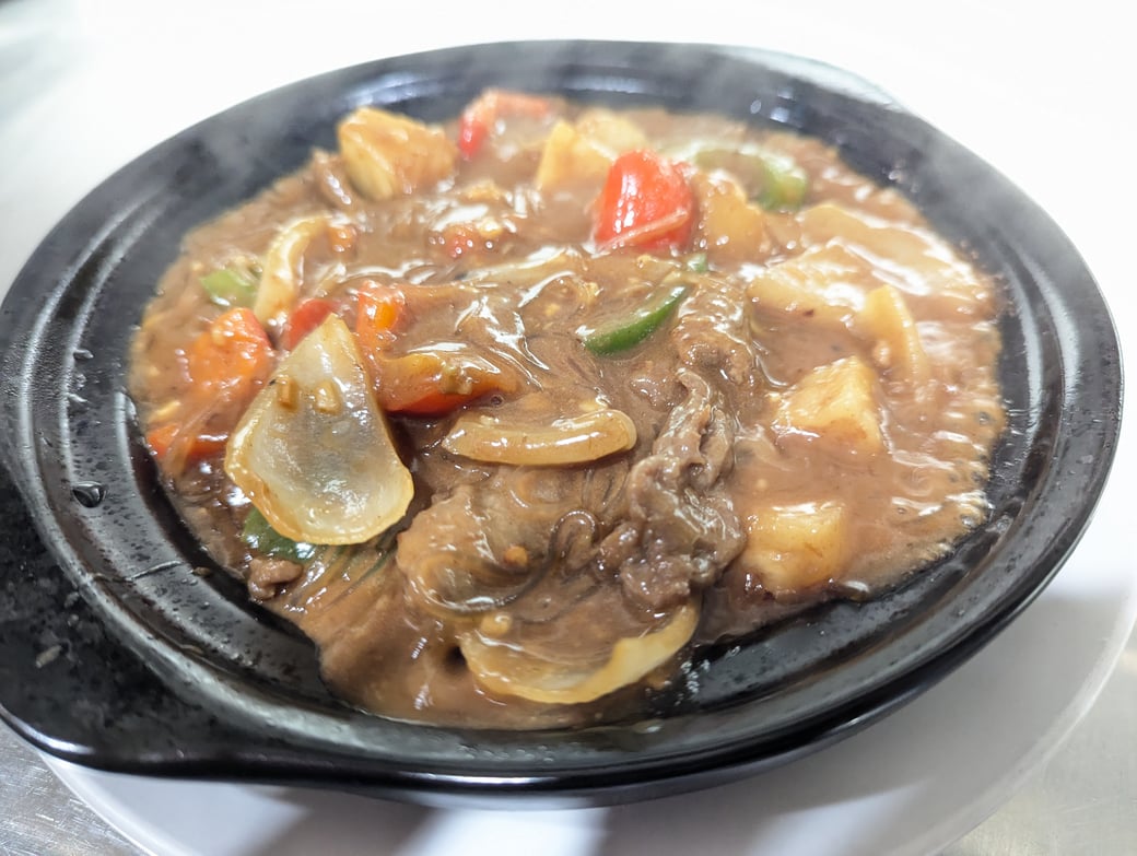 沙茶牛肉粉絲煲 / Satay Beef with Vermicelli Clay Pot