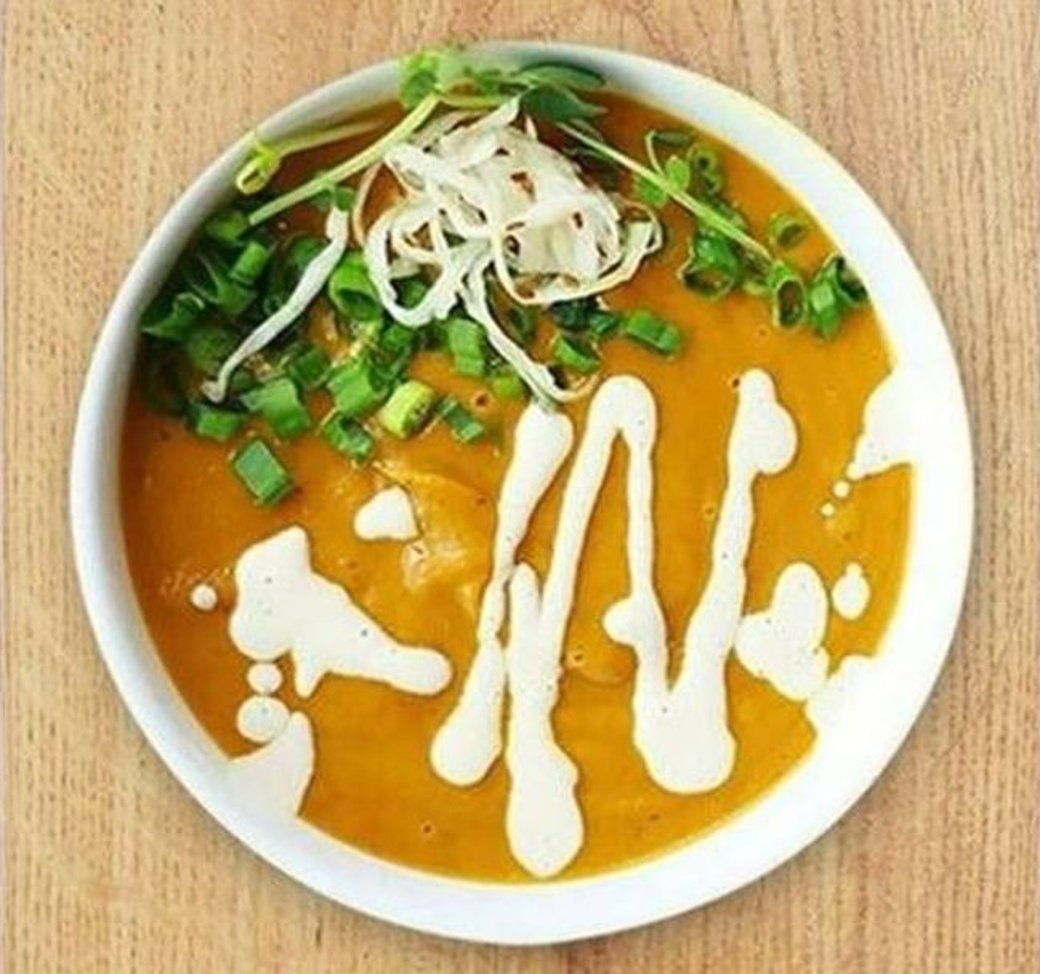 Red Lentil & Kale Soup (28g protein, 11g fibre)