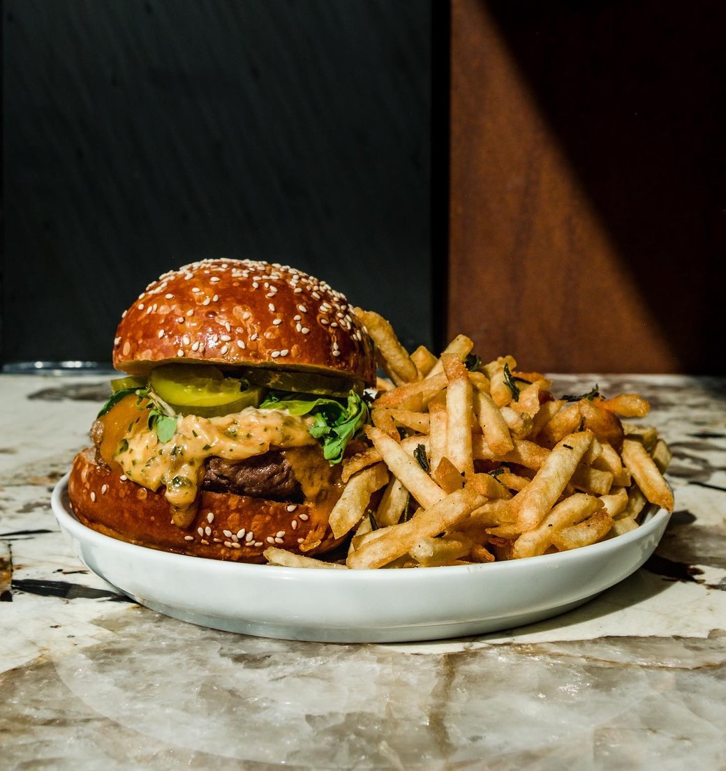 GUSTO “AMERICANO” BURGER