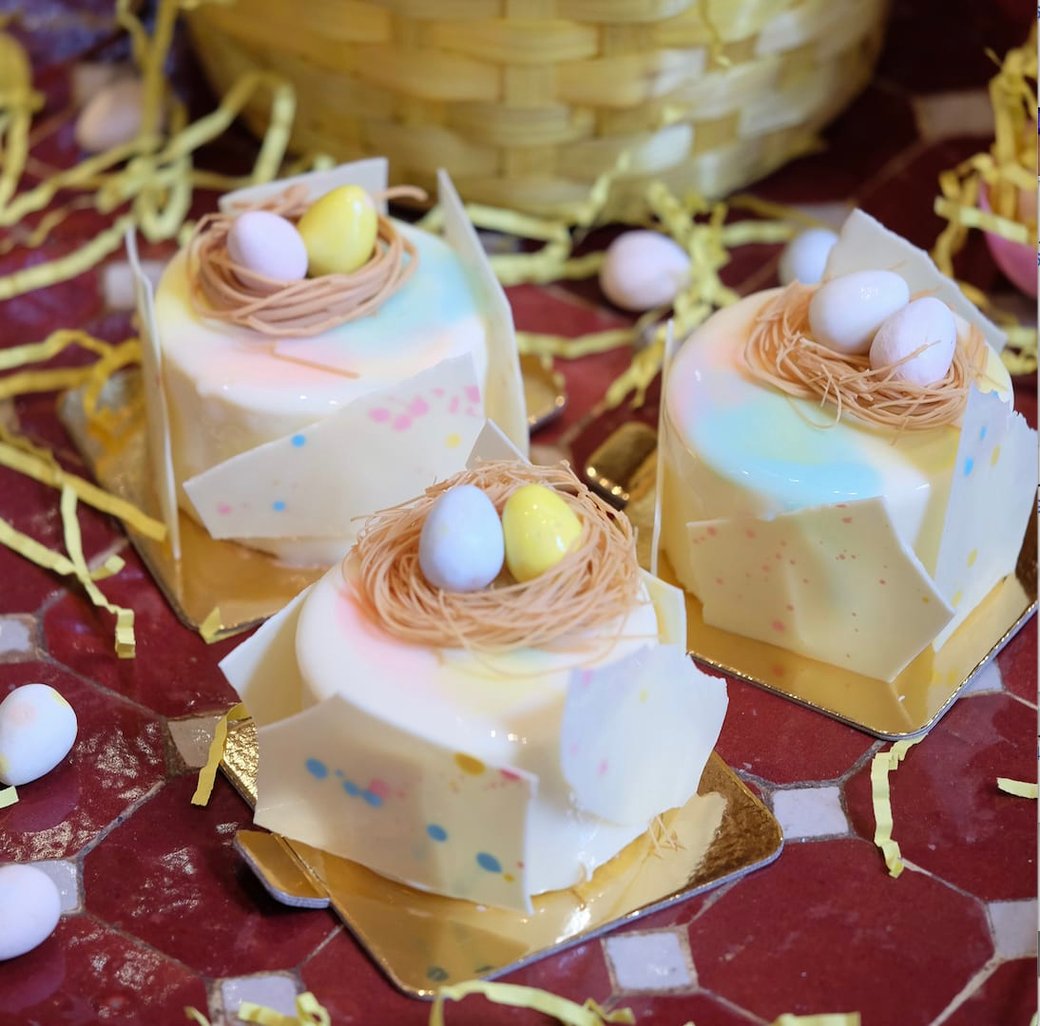 COCONUT EASTER EGG MINI CAKE