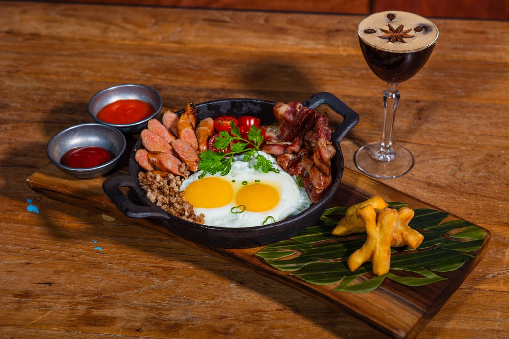 Khai Kratha (Thai Breakfast Platter)