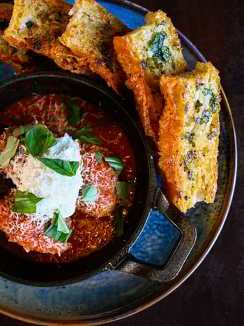 The Trattoria Meatballs have been on the menu since nearly the beginning, and for good reason. Housemade, stone-fired, served the way antipasti should be: as an invitation to slow down and stay a while. BellaBrava Bexley is ready when you are.

📸: Trattoria Meatballs

#bellabrava #bexley #italianfood #antipasti  #landolakes