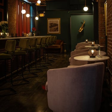 Why Live Music Hits Different in an Intimate Lounge Setting