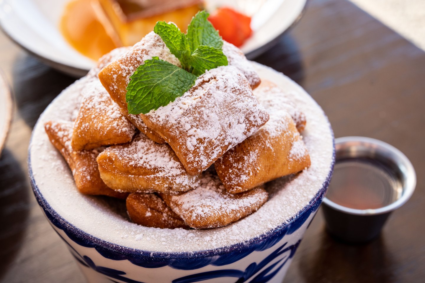 Big Plates. Bold Flavors.