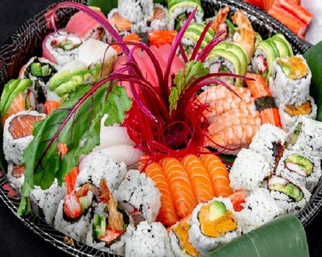 P4 - Deluxe Makimono Party Tray (58pcs)