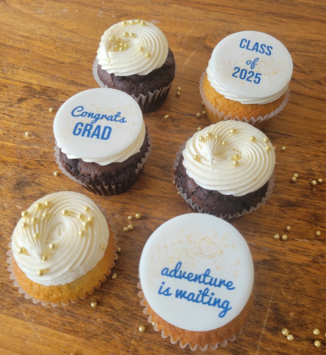 Grad cupcakes