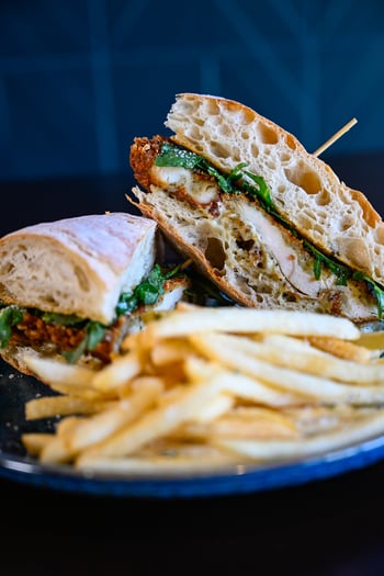 Midtown Tampa is a neighborhood that takes its food seriously. BellaBrava fits right in and has the housemade pasta, stone fired pizza, and lunch ready bites to prove it.

📸: Chicken Milanese

#bellabrava #tampamidtown #midtowntampa #italianfood #tamparestaurants #tampabay