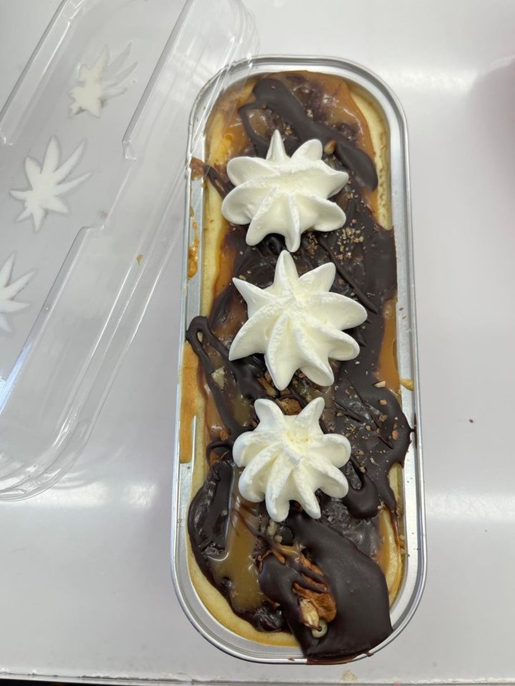 Caramel, pecan chocolate cheesecake pan 