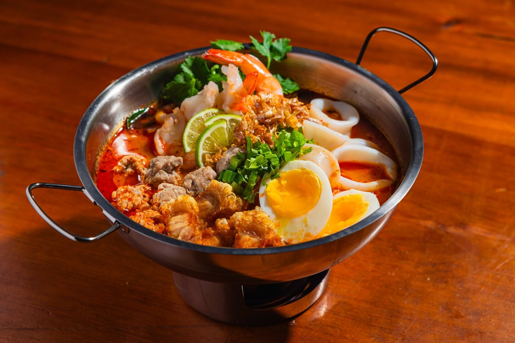 Mama Tom Yum Hot Pot | มาม่าต้มยําหม้อไฟ