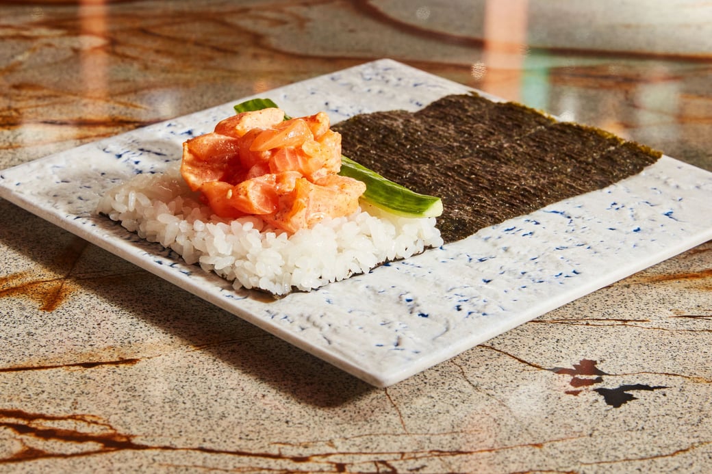 Spicy Salmon Temaki*