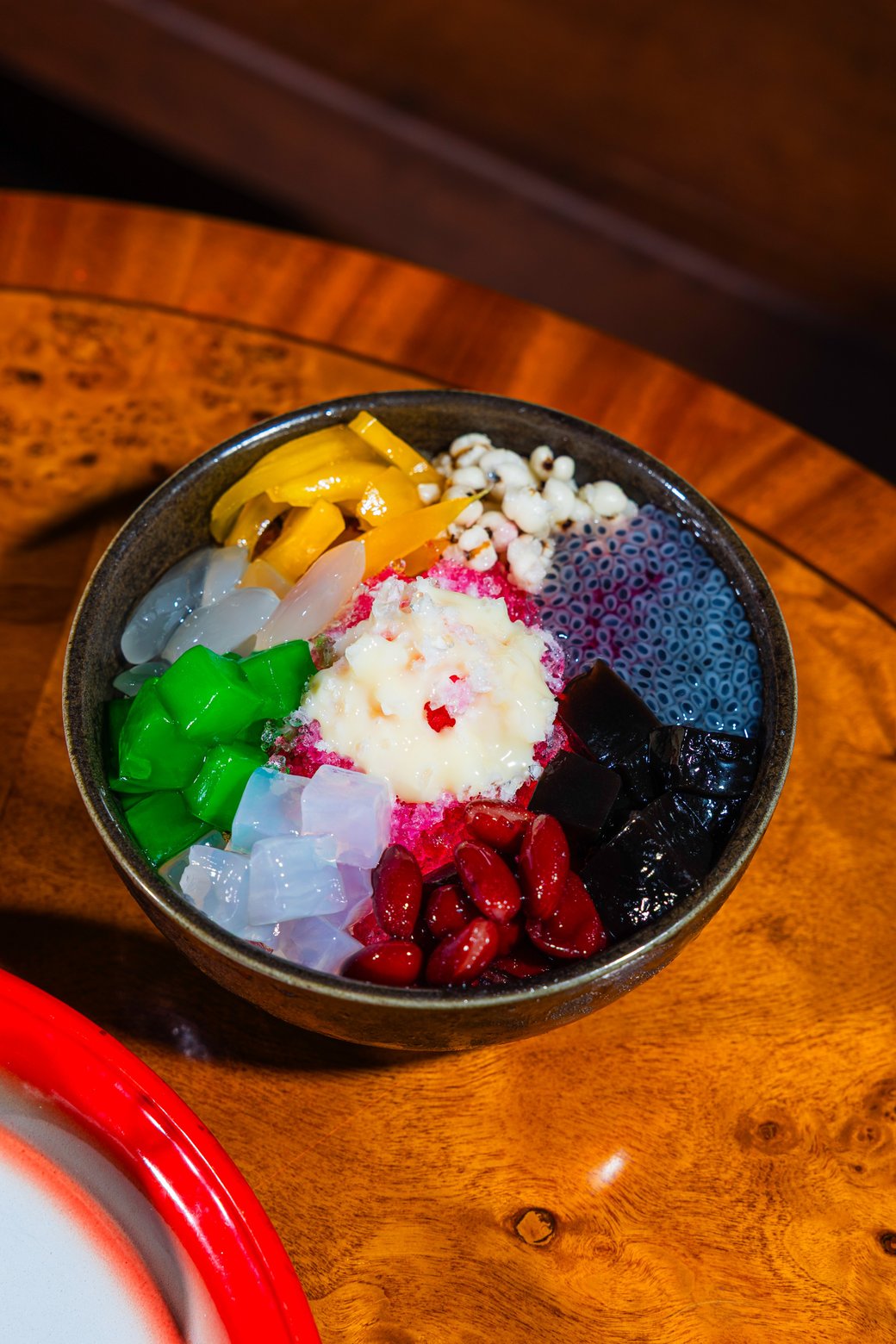 Shaved ice with Thai-style topping