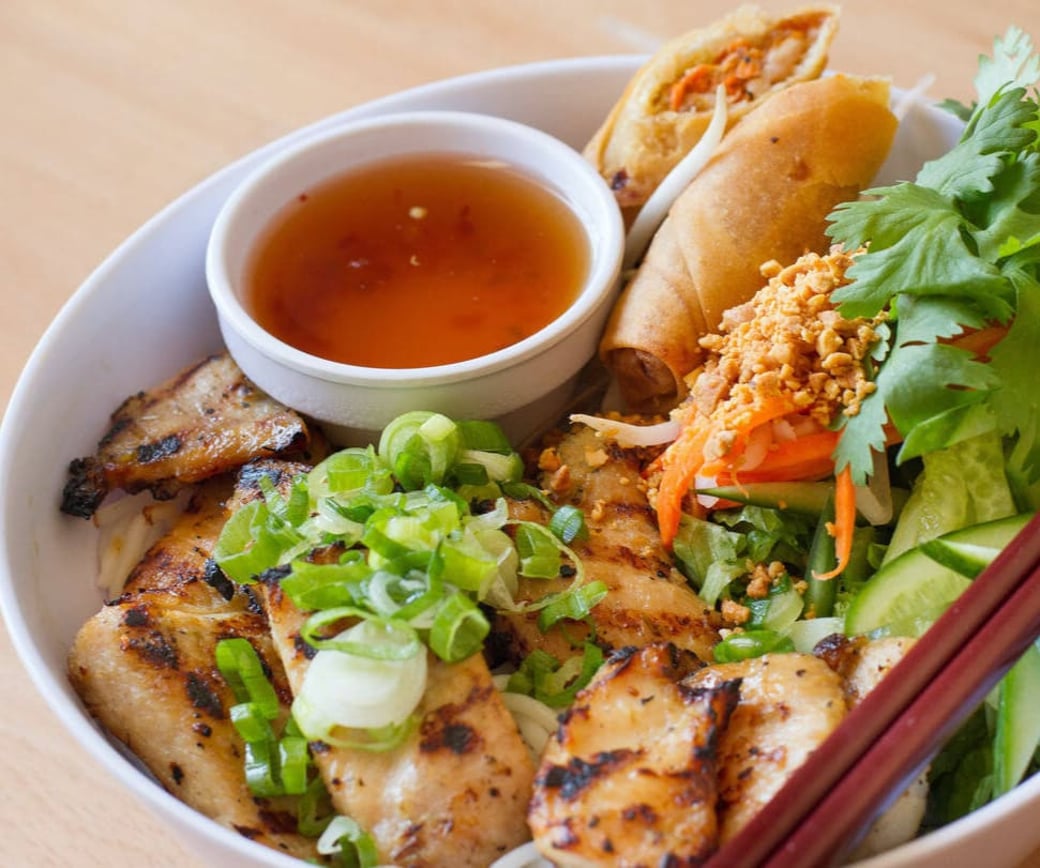 G2.  Grilled Chicken+ Spring Rolls