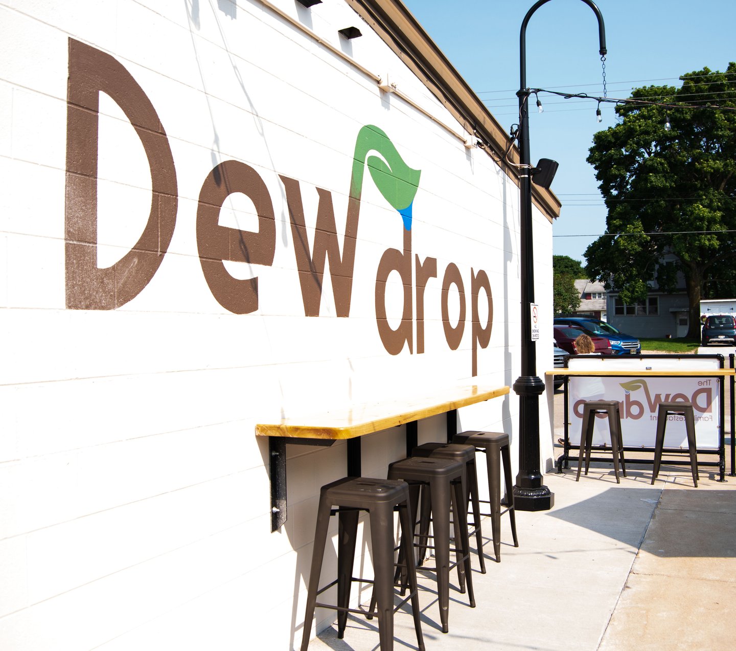 Welcome to Dewdrop Family Restaurant