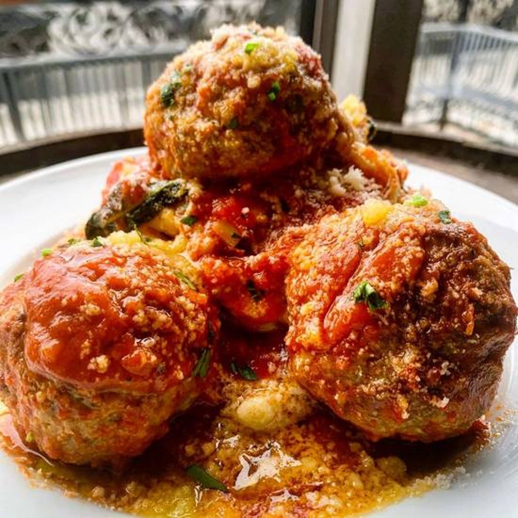 <p><strong>MEATBALLS MARINARA</strong></p>