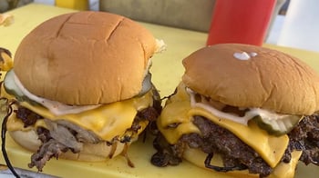 Driveway smash burger stand gains popularity during pandemic