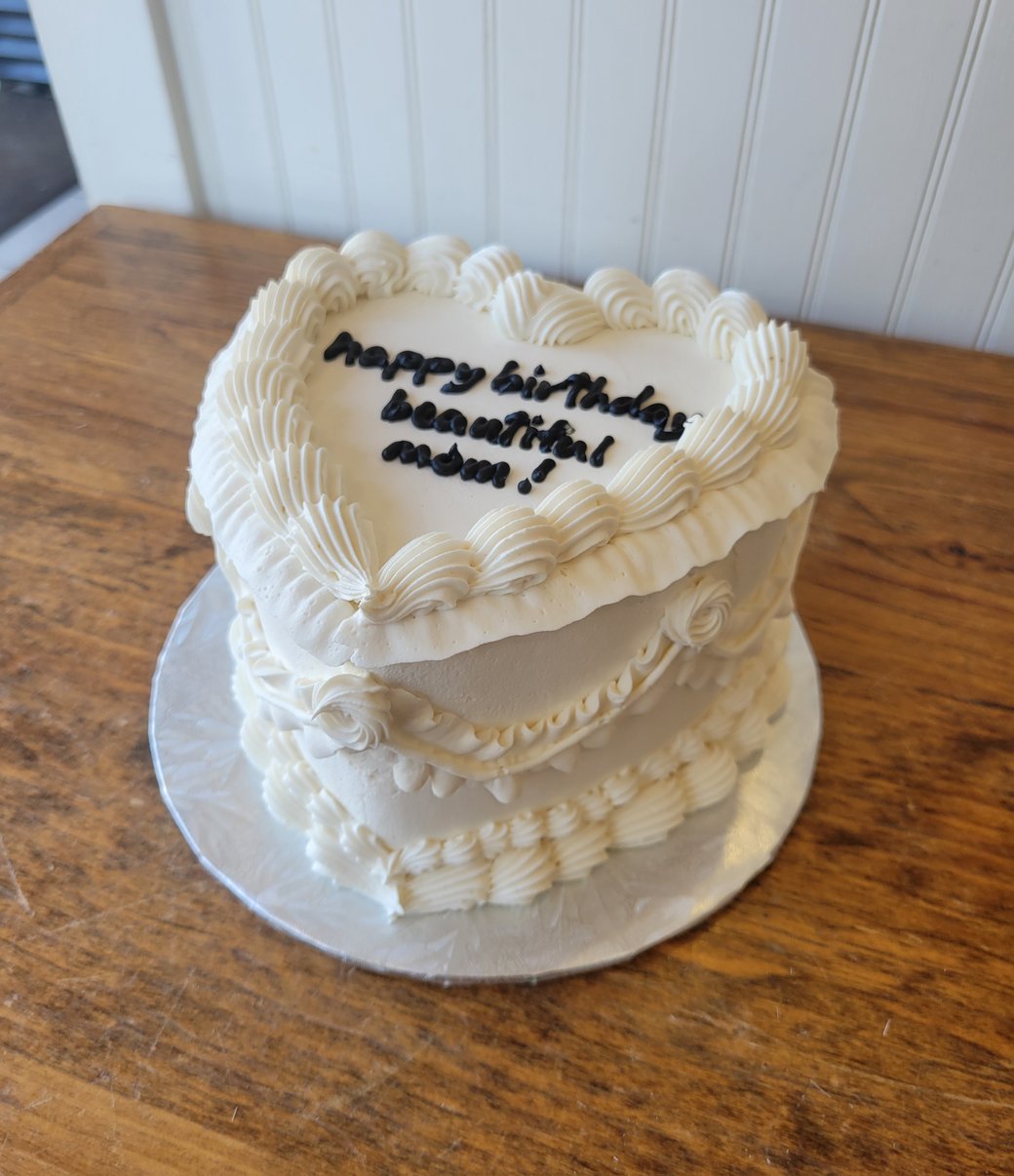 Vintage piping heart cake