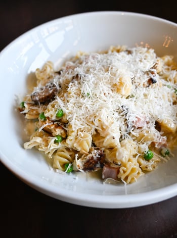To the dads who taught us how to savor a good meal and tell an even better story, happy Father's Day. Join us today for fresh Italian food made for sharing.

📸: Pasta Brava 

#bellabrava #fathersday #italianfood #tampabay #newworldtrattoria #familyfirst
