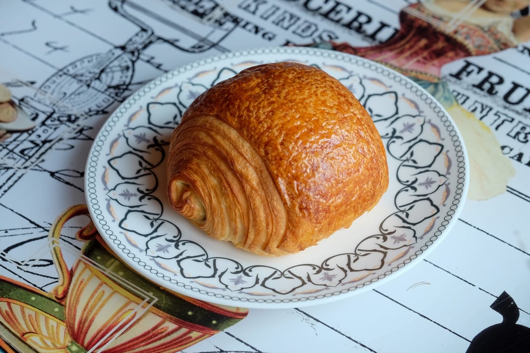 PAIN AU CHOCOLAT