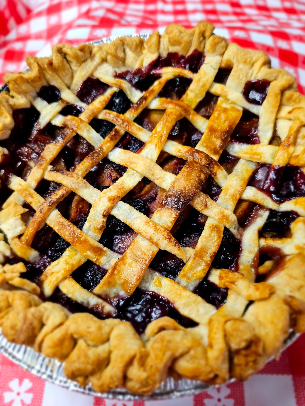 This Month's Spotlight Pie: Razzleberry