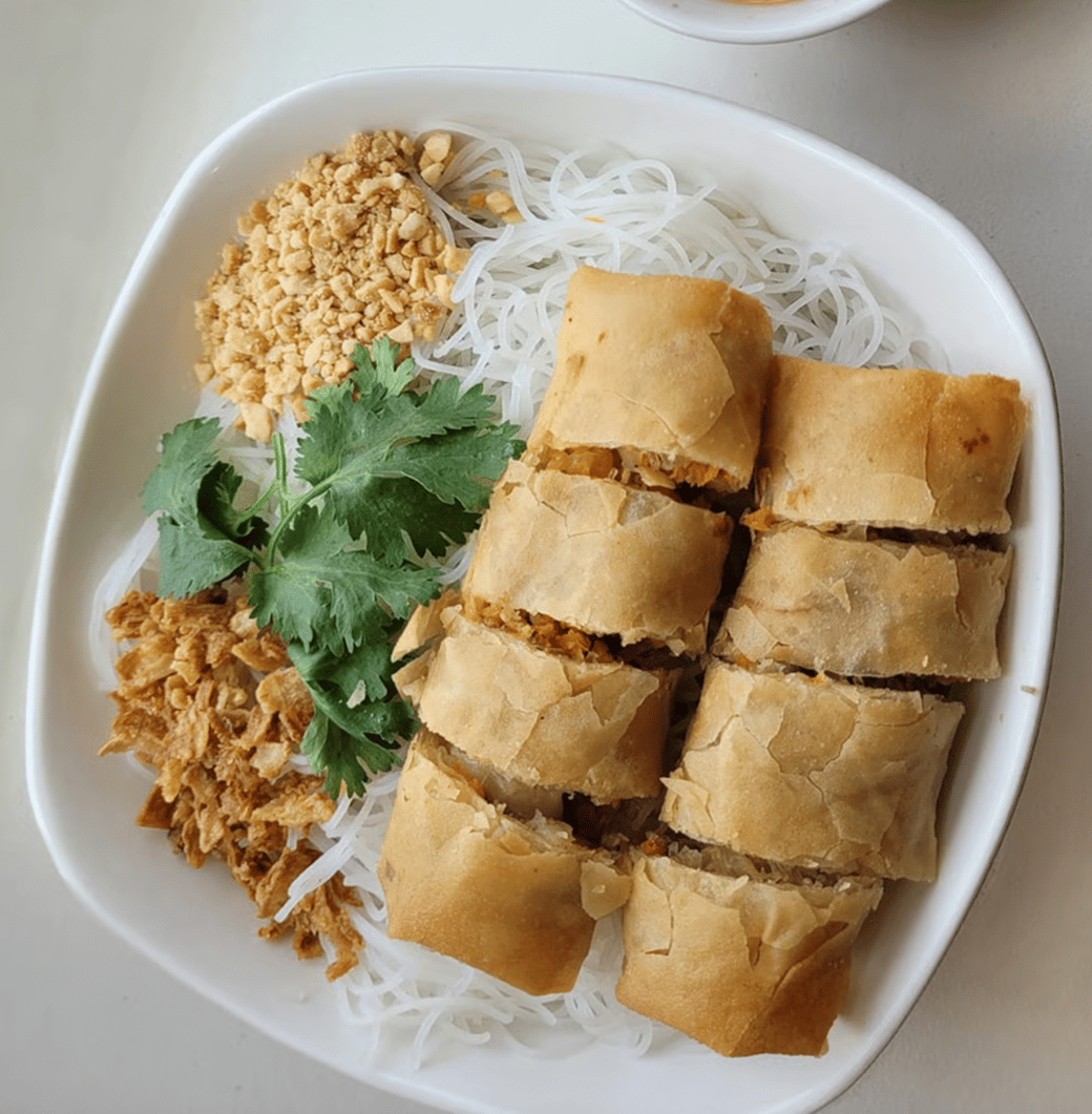 (L4)  Vermicelli with Two Spring Rolls