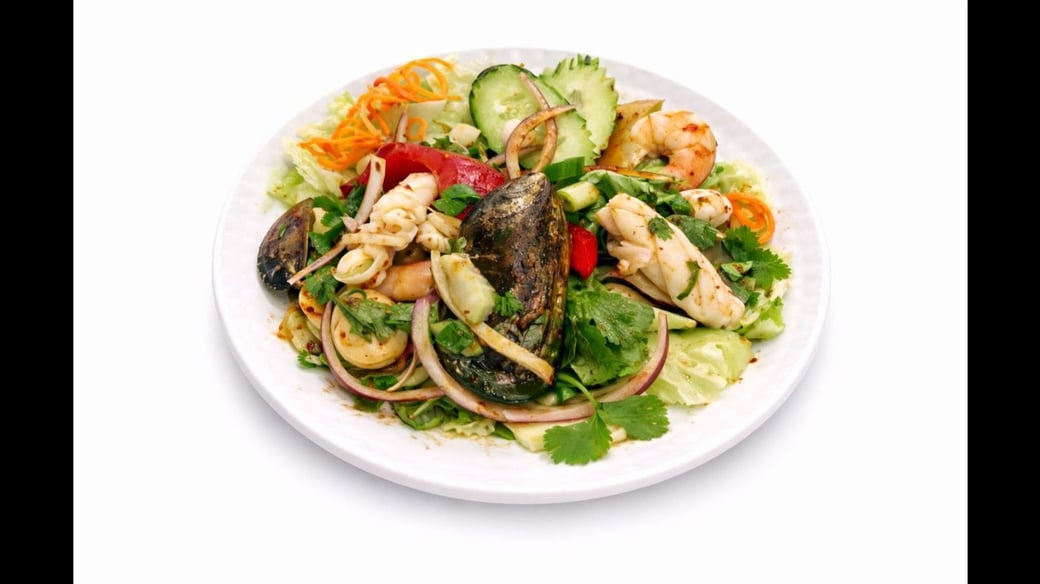 Yum Ruam Mit Talay (Seafood Salad)