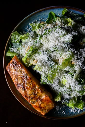 A good evening at BellaBrava Midtown doesn't require a playbook. Order the antipasti. Let the pasta follow. Find a bottle on the Italian wine list that earns a second glass. The room will take care of the rest. Gramercy Lane, Tampa.

📸 : Caesar Salad with Salmon 

#bellabrava #tampamidtown #italianfood #winenight #tamparestaurants #datenight
