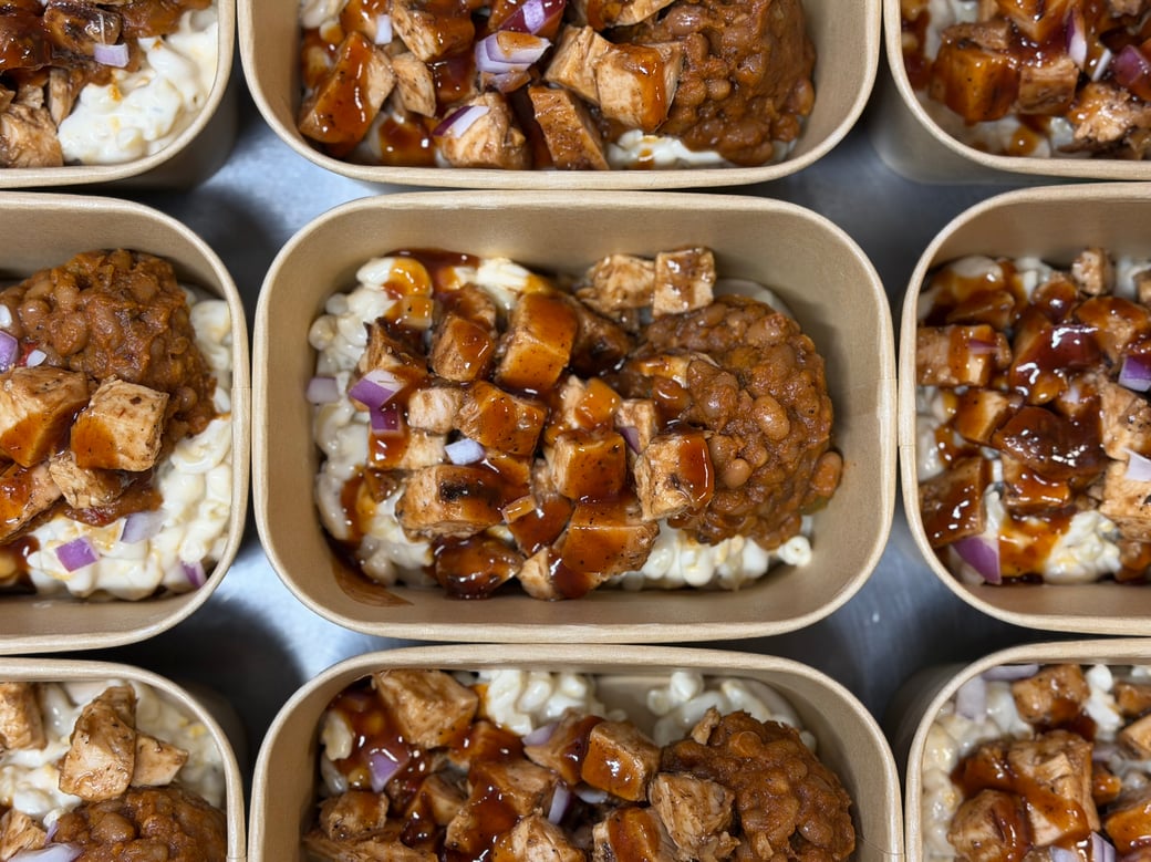 Loaded BBQ chicken mac n cheese