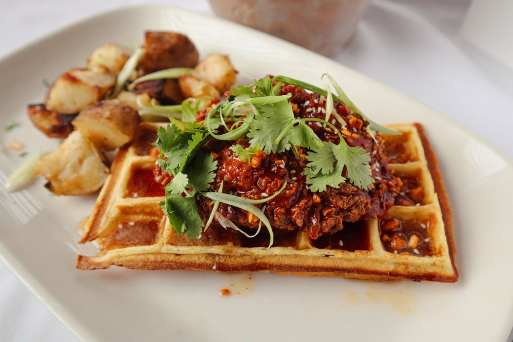 CHICKEN & WAFFLES