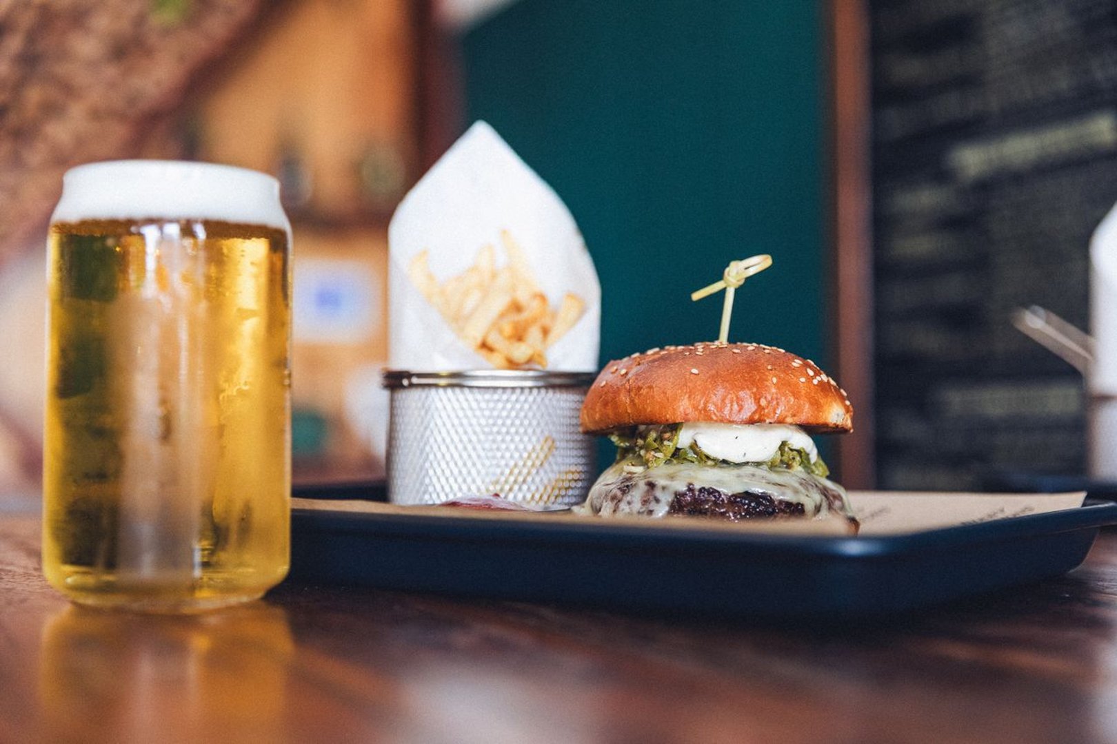Your neighborhood spot for burgers, cocktails, dinner, brunch and good times.