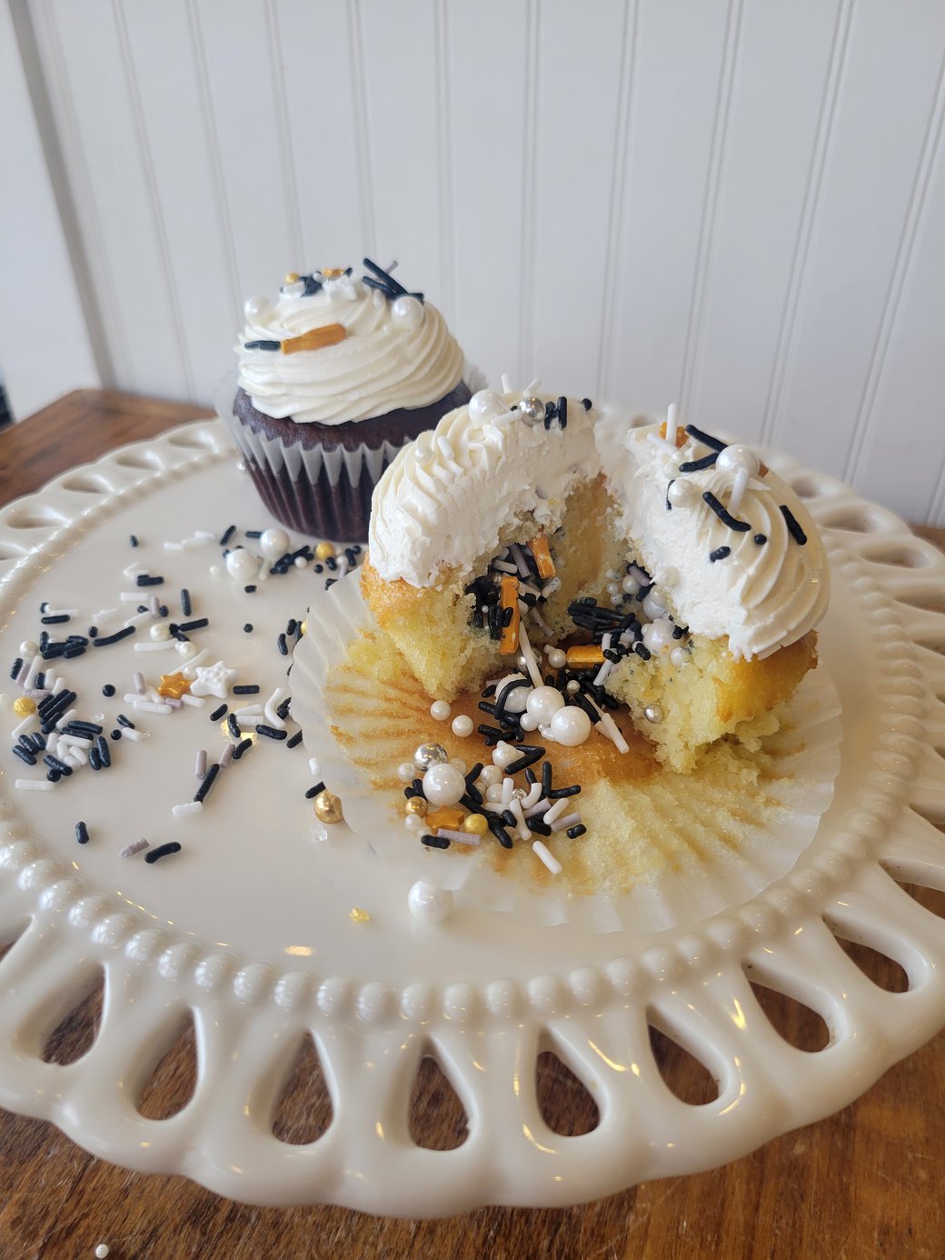 New Year's pinata cupcakes