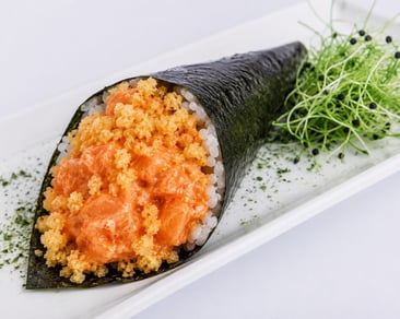 Spicy Salmon Handroll (1)