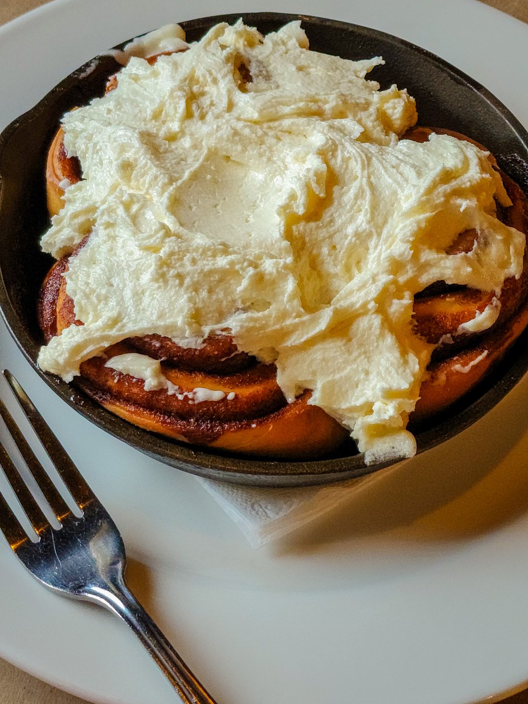 CINNAMON ROLL SKILLET