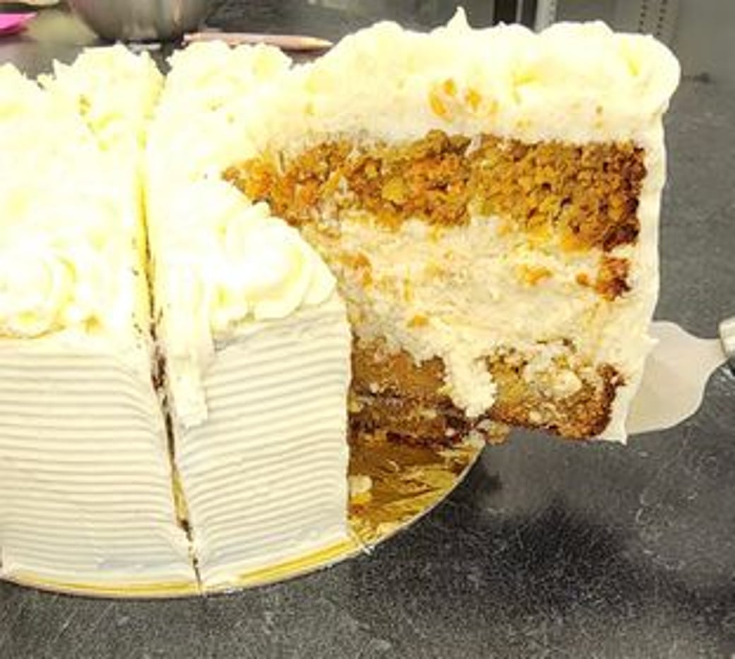 Carrot cheesecake cake slice