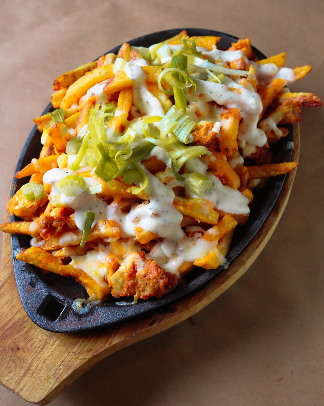 BUFFALO CHICKEN POUTINE