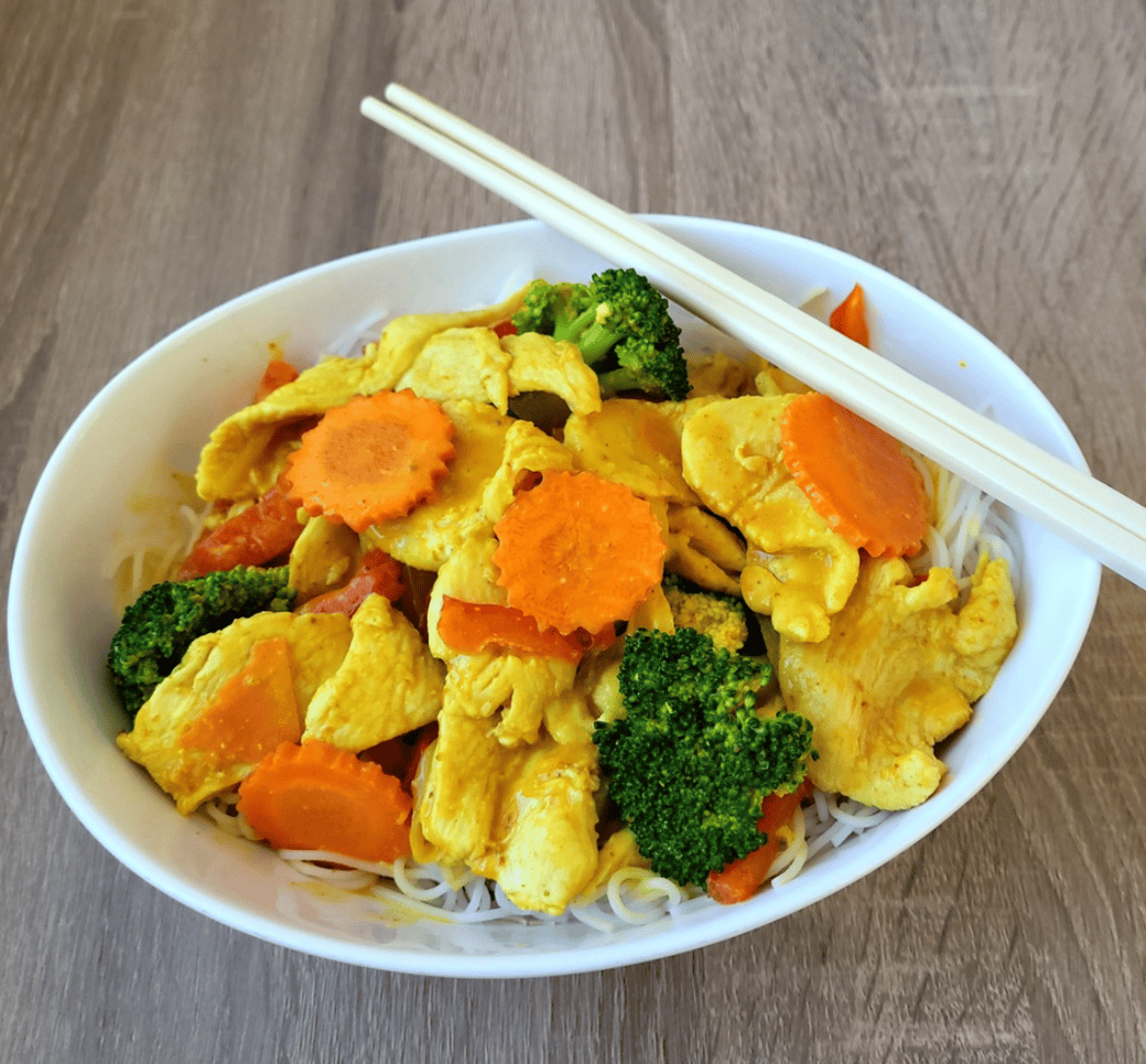 (L5)  Yellow Curry on Vermicelli