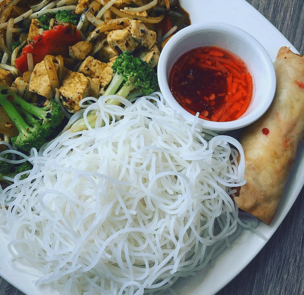 (L2)  Stir Fried Bean Sprout, Vegetables and Yellow Curry