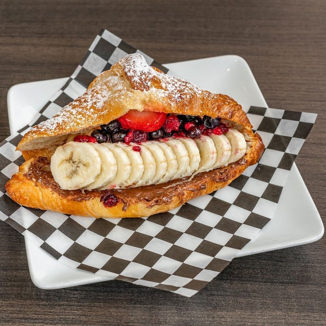 German Chocolate Cream, Banana & Red Fruit