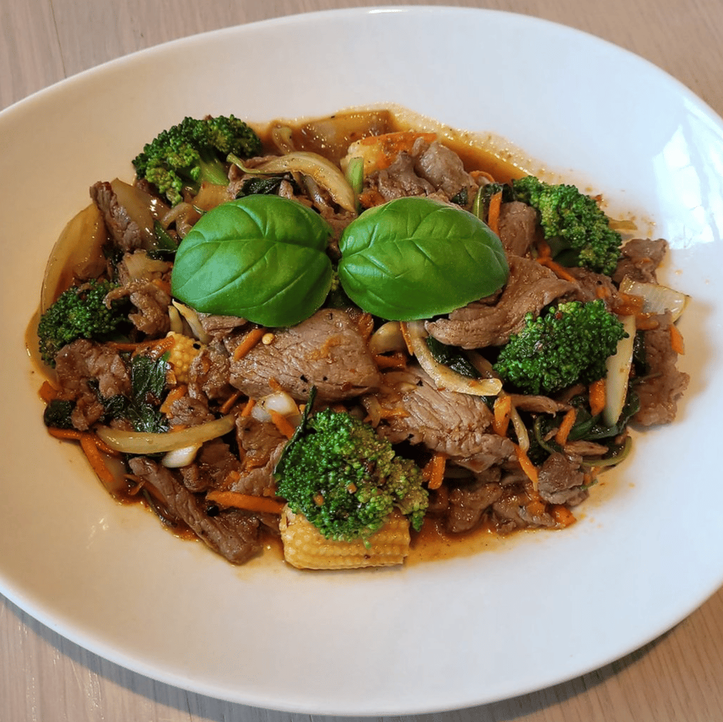 (B2)  Basil Beef
