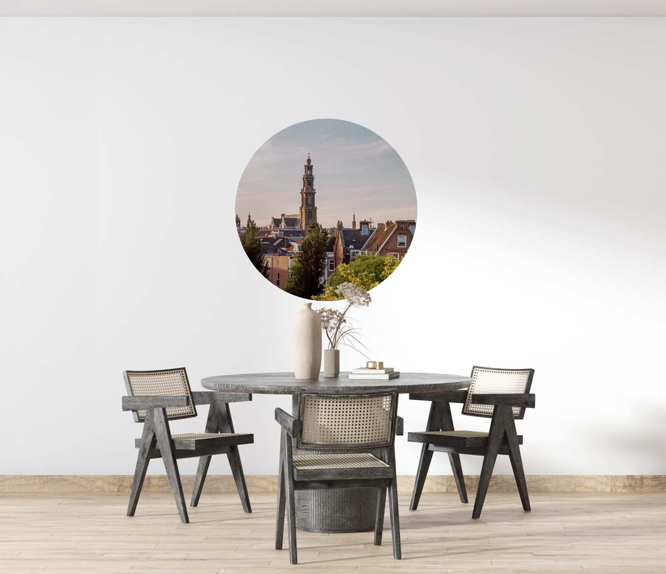 Opvallende behangcirkel met bedrukte merknaam