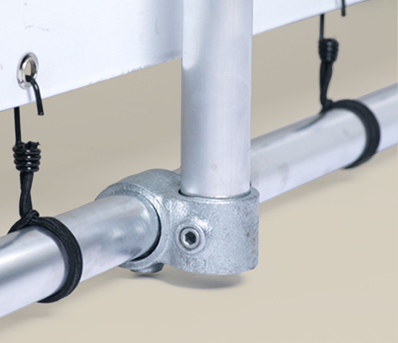 Steigerframe banner voor maximale zichtbaarheid